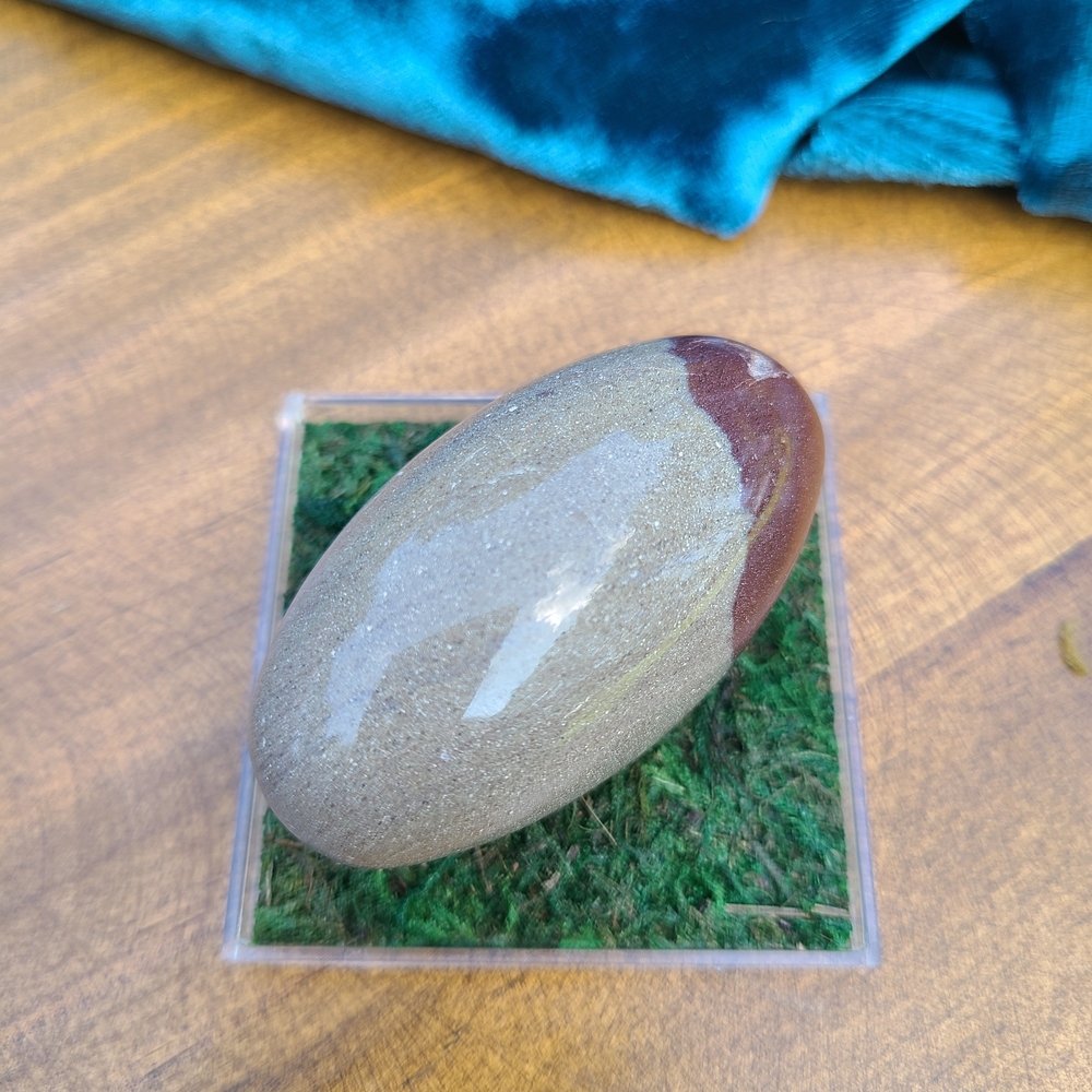 Shiva Lingham Stone from India – Sacred Energy & Highest Frequency